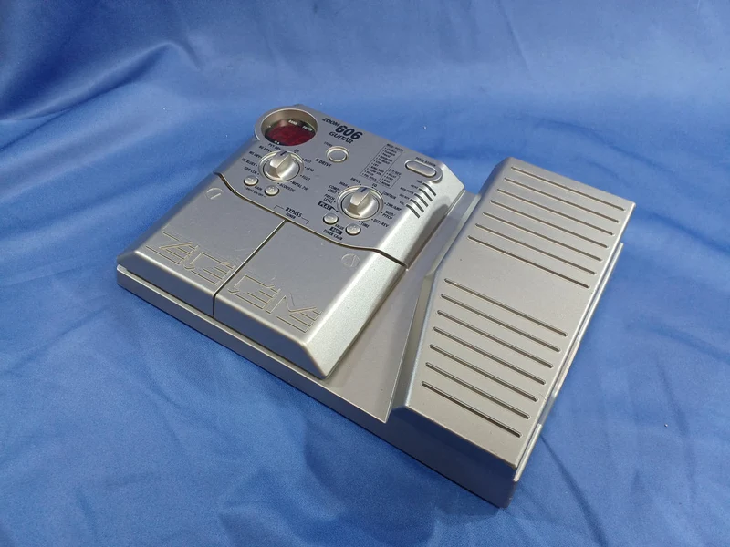 ZOOM Multi-Effektpedal 606GUITAR
