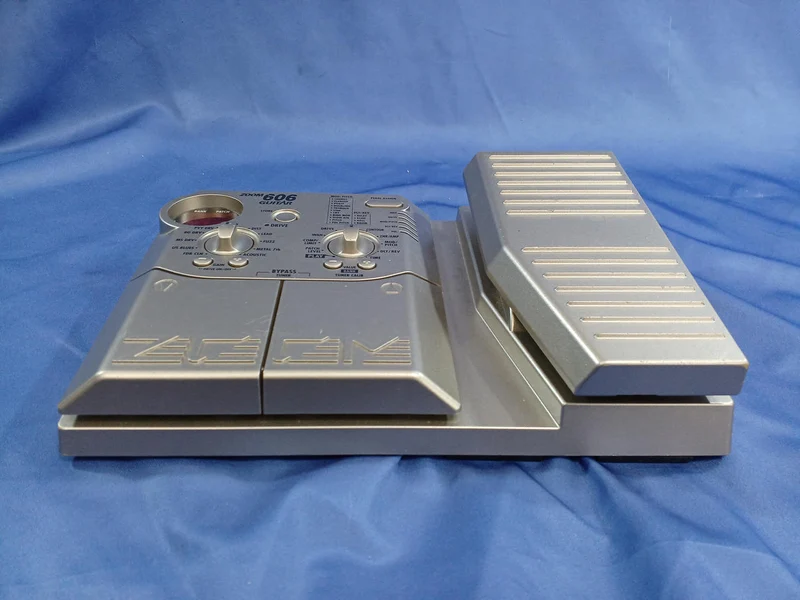 ZOOM Multi-Effektpedal 606GUITAR
