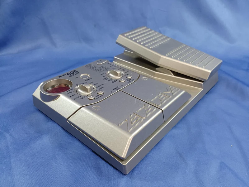 ZOOM Multi-Effektpedal 606GUITAR