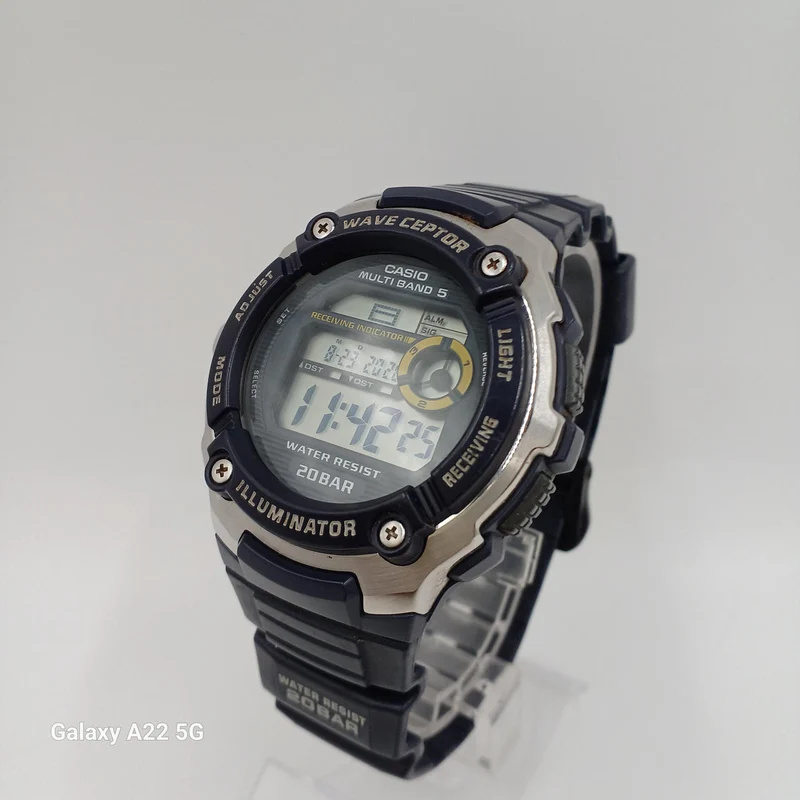 CASIO G-SHOCK WV-M200