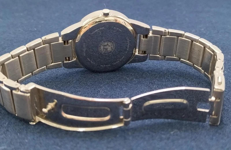 CITIZEN Solar-Armbanduhr J015-S086922