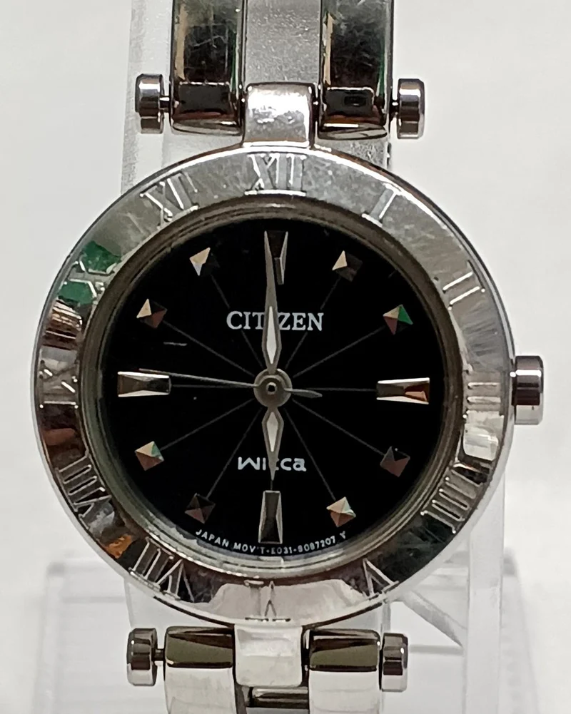 CITIZEN Solar-Armbanduhr E031-S057