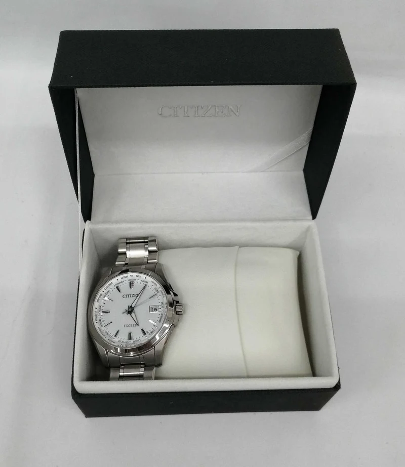 CITIZEN EXCEED Funkgesteuerte Uhr CB0100-52A