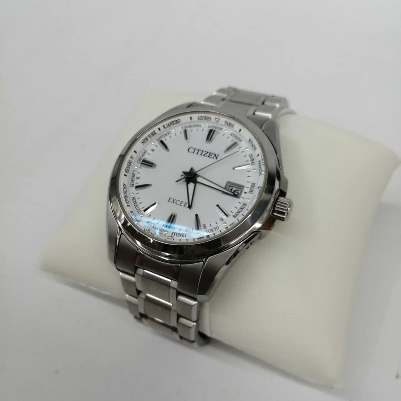 CITIZEN EXCEED Funkgesteuerte Uhr CB0100-52A