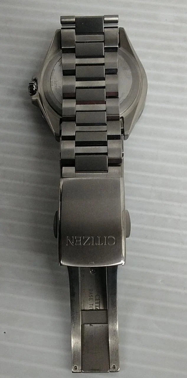 CITIZEN Eco-Drive Funkfrequenz H128-001R701