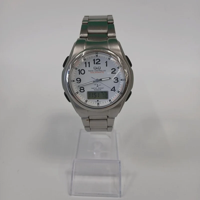 CITIZEN Q&Q Solar-Funkarmbanduhr MD02-204