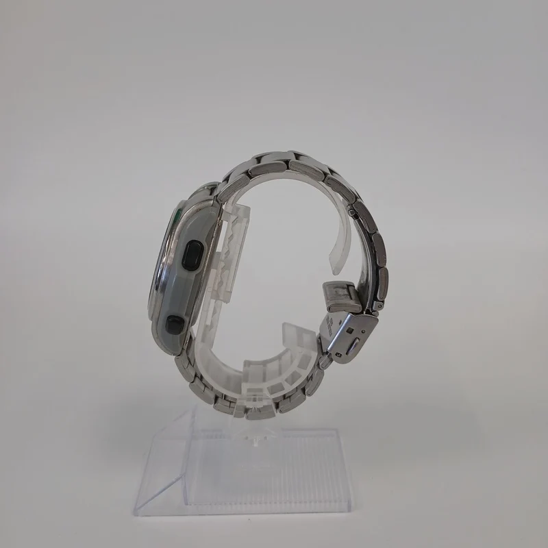 CITIZEN Q&Q Solar-Funkarmbanduhr MD02-204