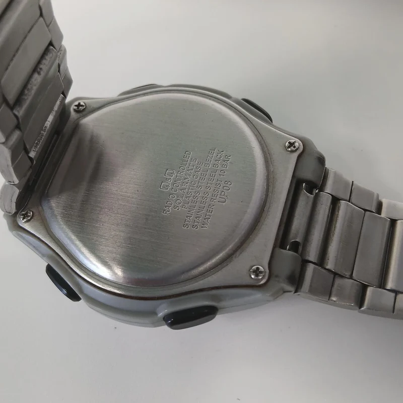 CITIZEN Q&Q Solar-Funkarmbanduhr MD02-204