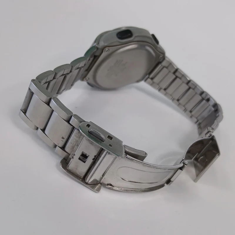 CITIZEN Q&Q Solar-Funkarmbanduhr MD02-204