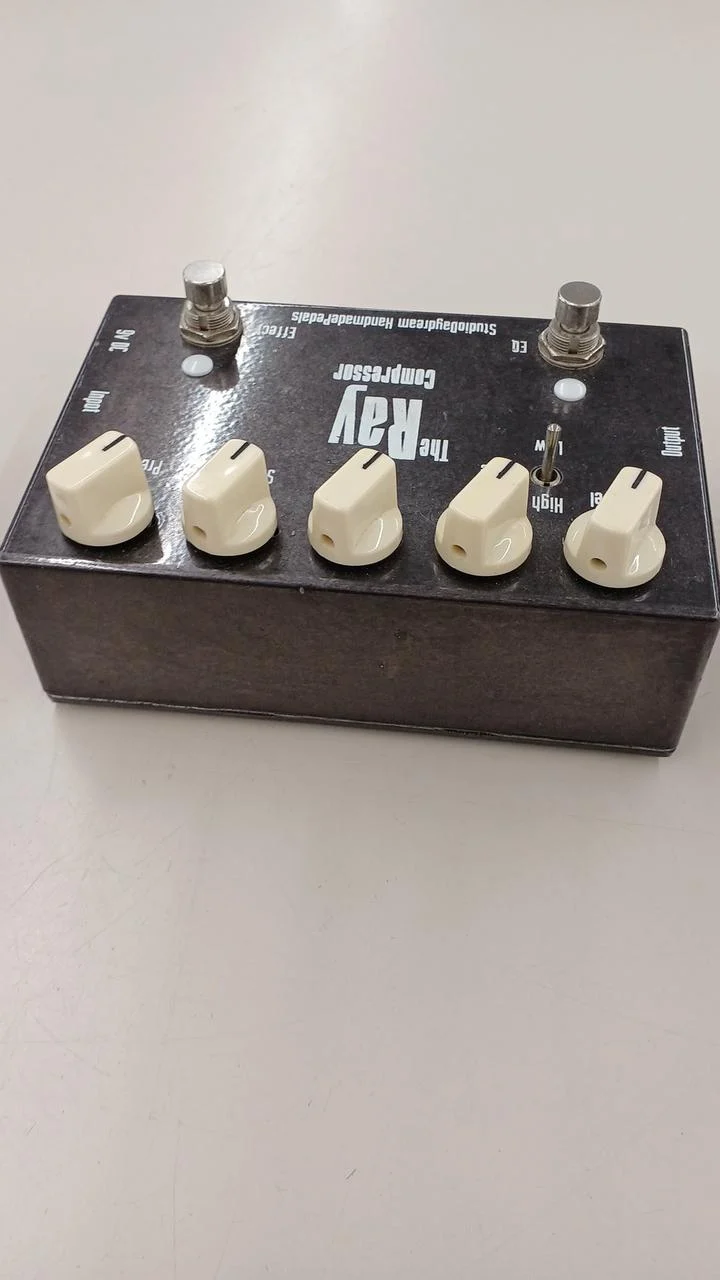 STUDIO DAYDREAM Effektpedal: DER RAY COMPRESSOR