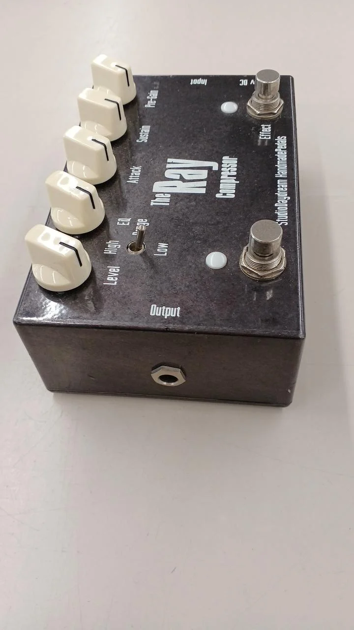 STUDIO DAYDREAM Effektpedal: DER RAY COMPRESSOR