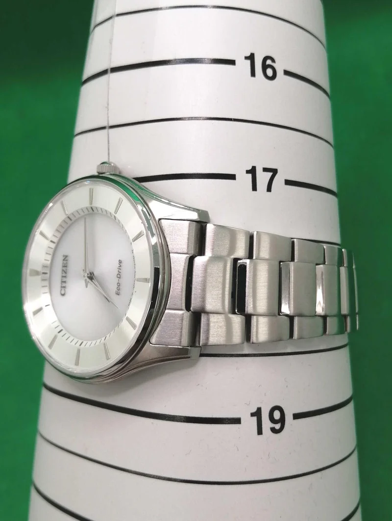 CITIZEN Eco-Drive Armbanduhr EM0400-51A
