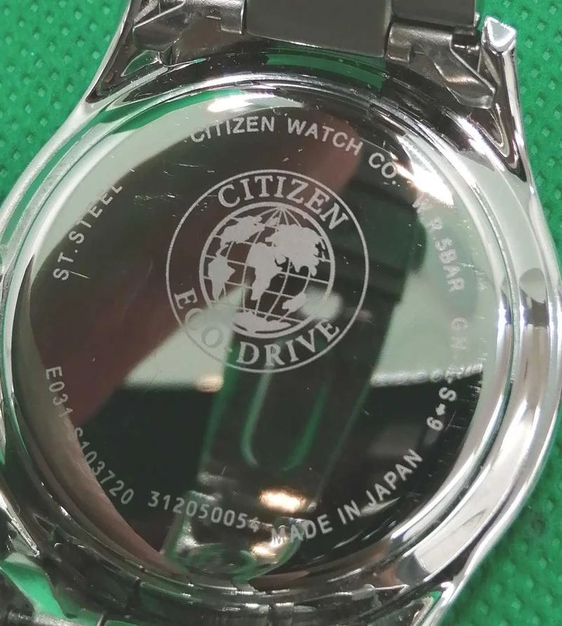 CITIZEN Eco-Drive Armbanduhr EM0400-51A