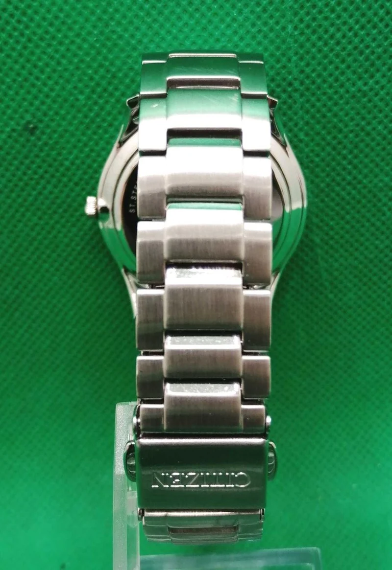 CITIZEN Eco-Drive Armbanduhr EM0400-51A