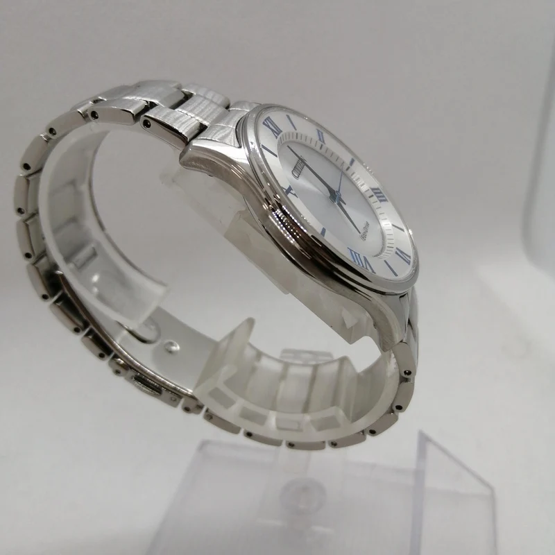 CITIZEN Solar-Armbanduhr E031-S103720