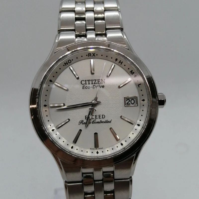 CITIZEN Funkgesteuerte Solar-Armbanduhr H111-T013627