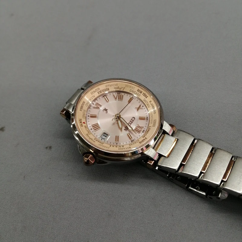 [SCHROTT] CITIZEN Solar-Funkarmbanduhr H240-T018238