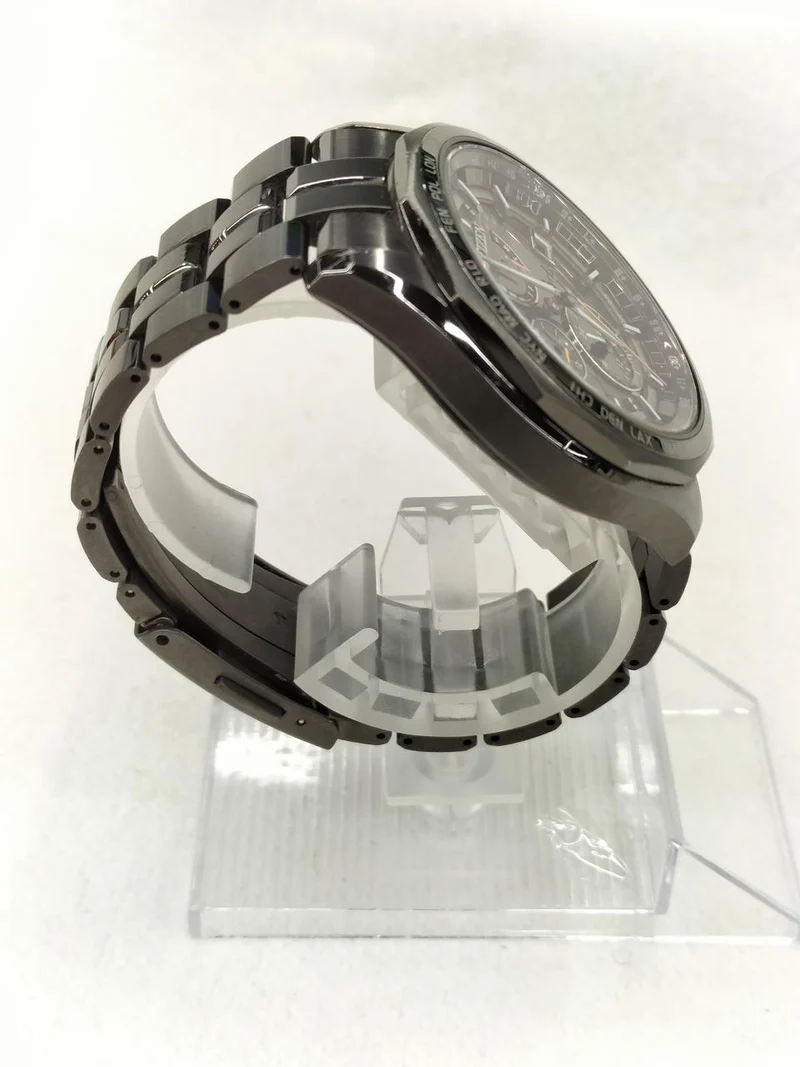 CITIZEN Eco-Drive Funkgesteuerte Uhr H820-T023991