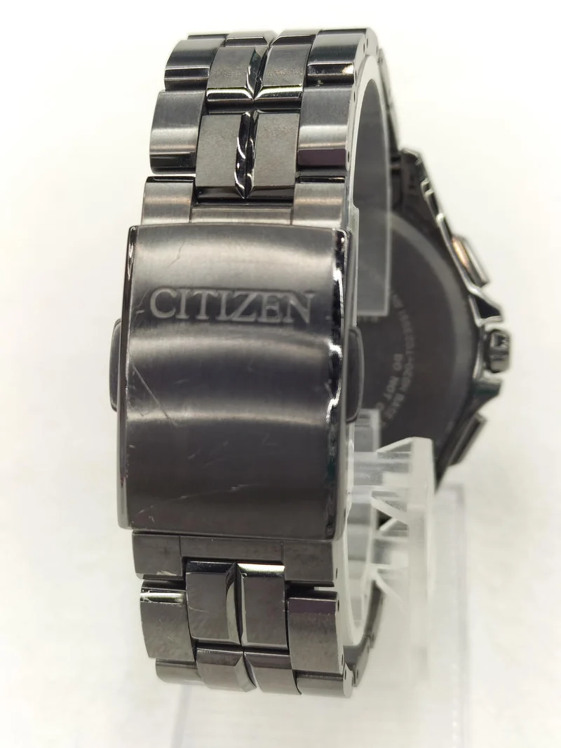 CITIZEN Eco-Drive Funkgesteuerte Uhr H820-T023991
