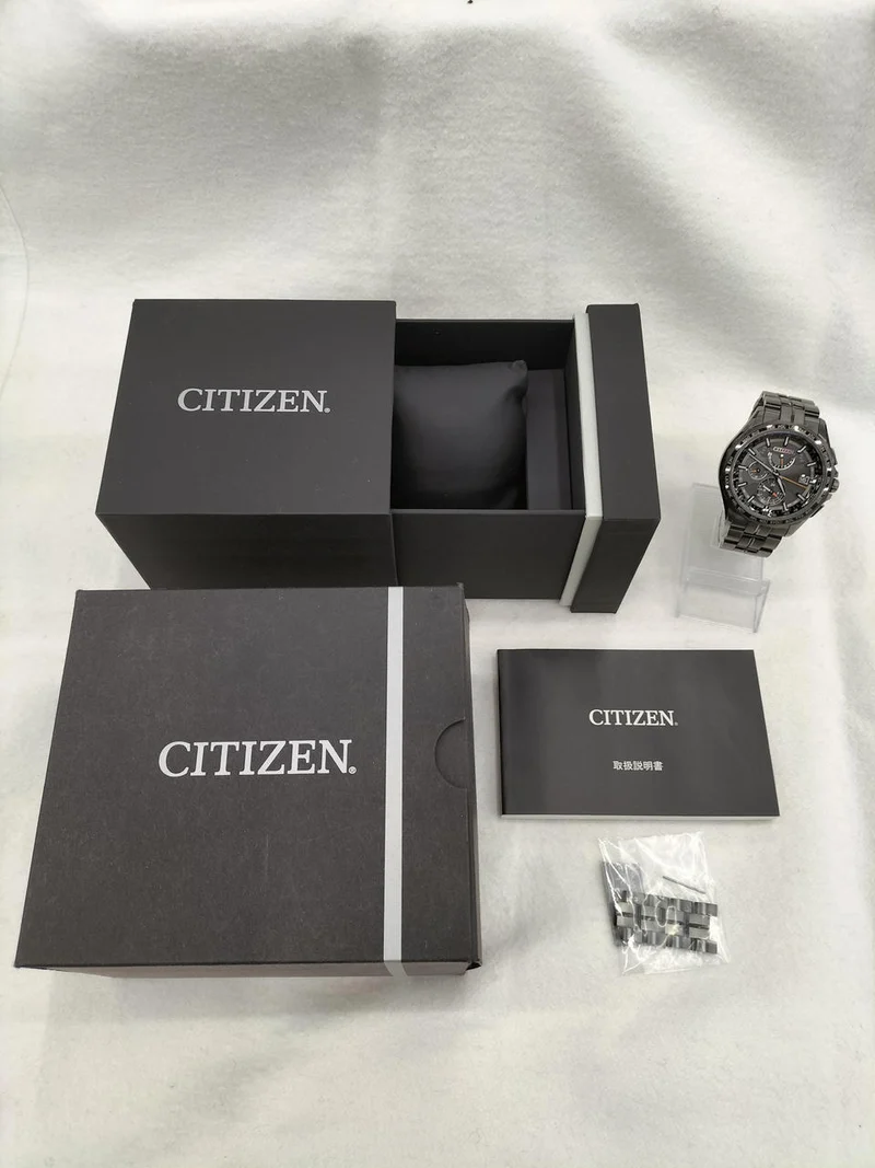 CITIZEN Eco-Drive Funkgesteuerte Uhr H820-T023991