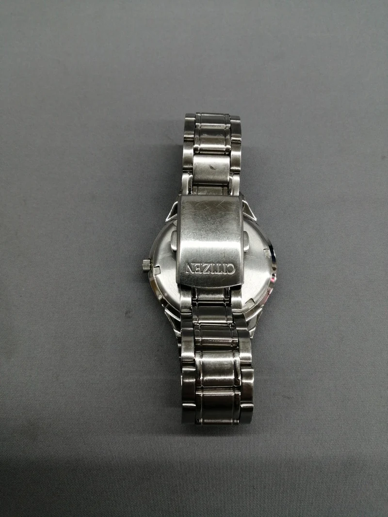 [SCHROTT] CITIZEN Quarz-Armbanduhr E111-S027161