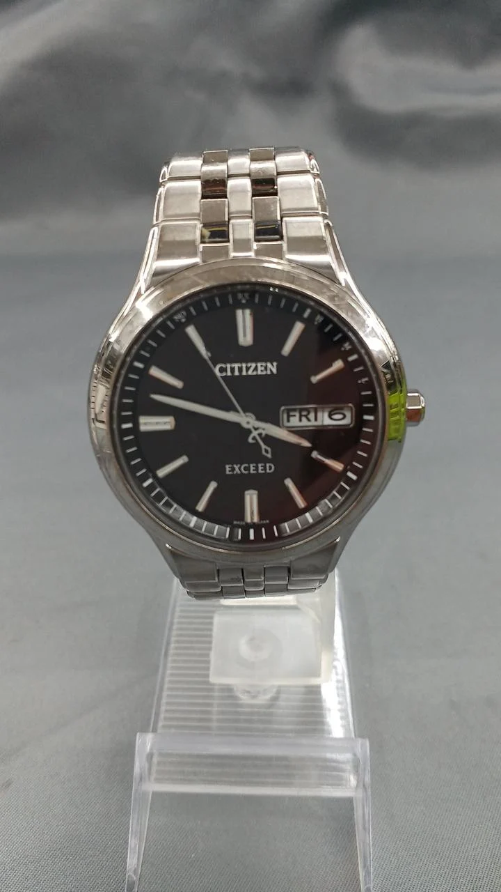 CITIZEN Eco-Drive Funkgesteuerte Uhr H100-T018661