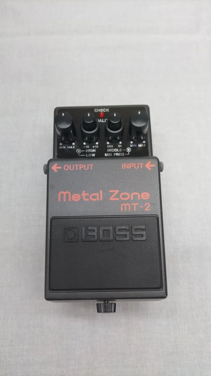 BOSS Effektpedal MT-2
