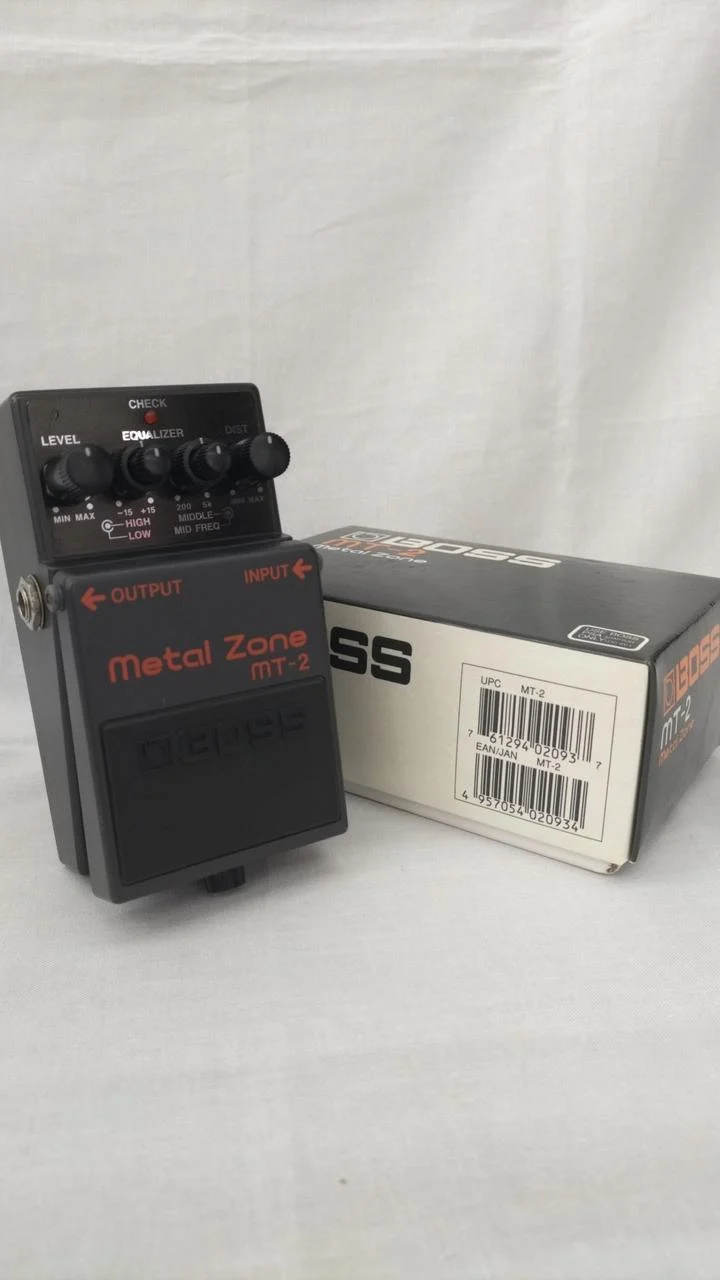 BOSS Effektpedal MT-2