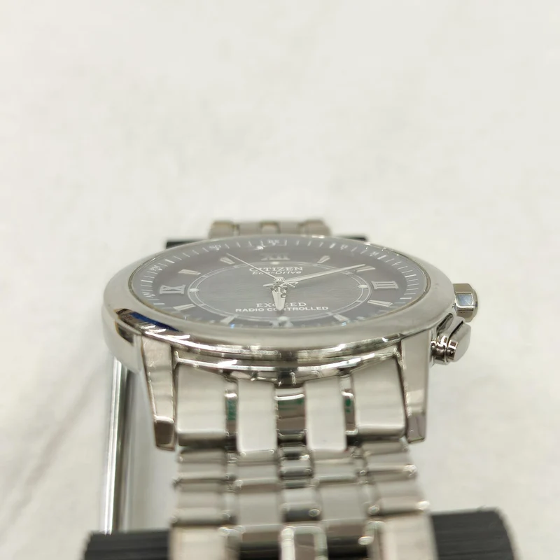 CITIZEN Funkgesteuerte Solar-Armbanduhr H435-T008526