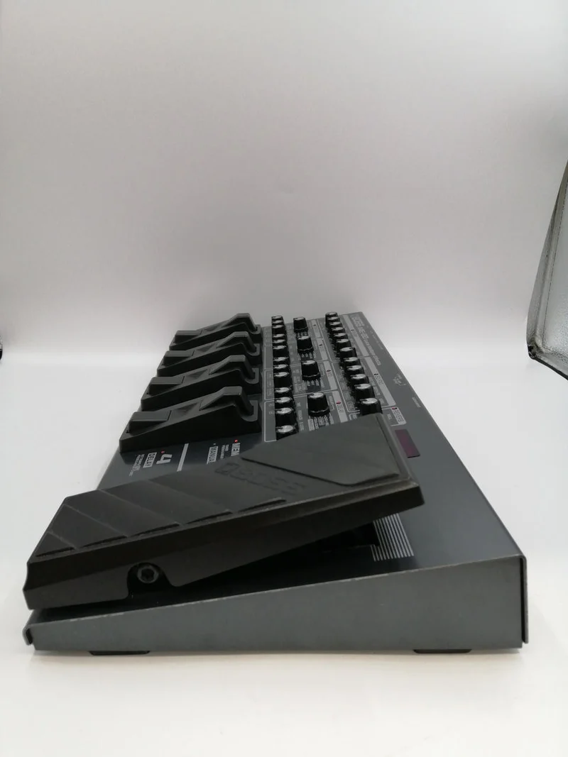 BOSS Multi-Effektpedal ME-80