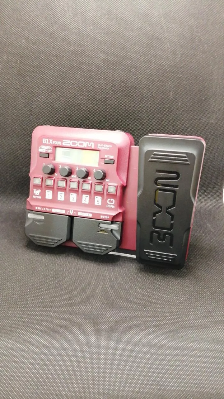 ZOOM Effektpedal: B1X FOUR