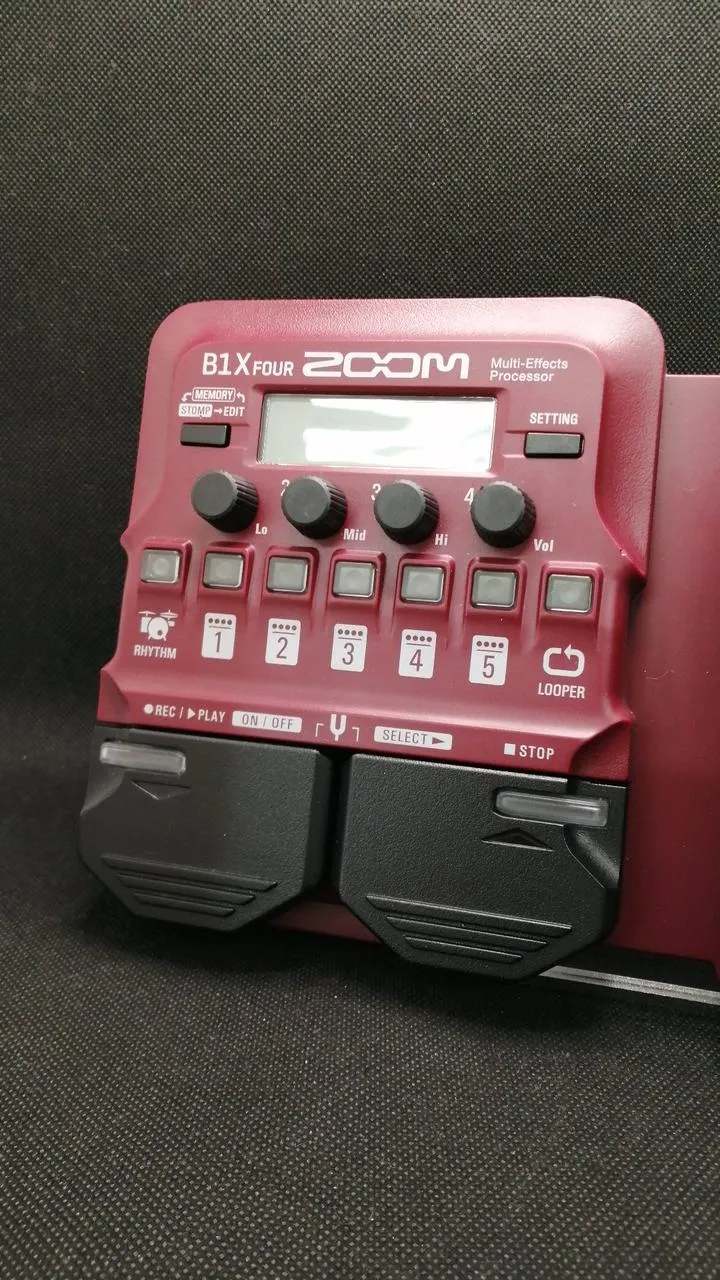 ZOOM Effektpedal: B1X FOUR