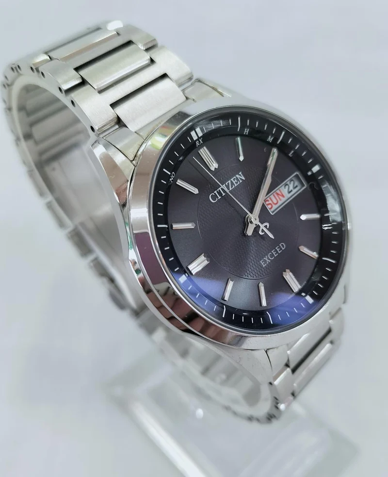 CITIZEN Solar-Funkarmbanduhr H100-T021212