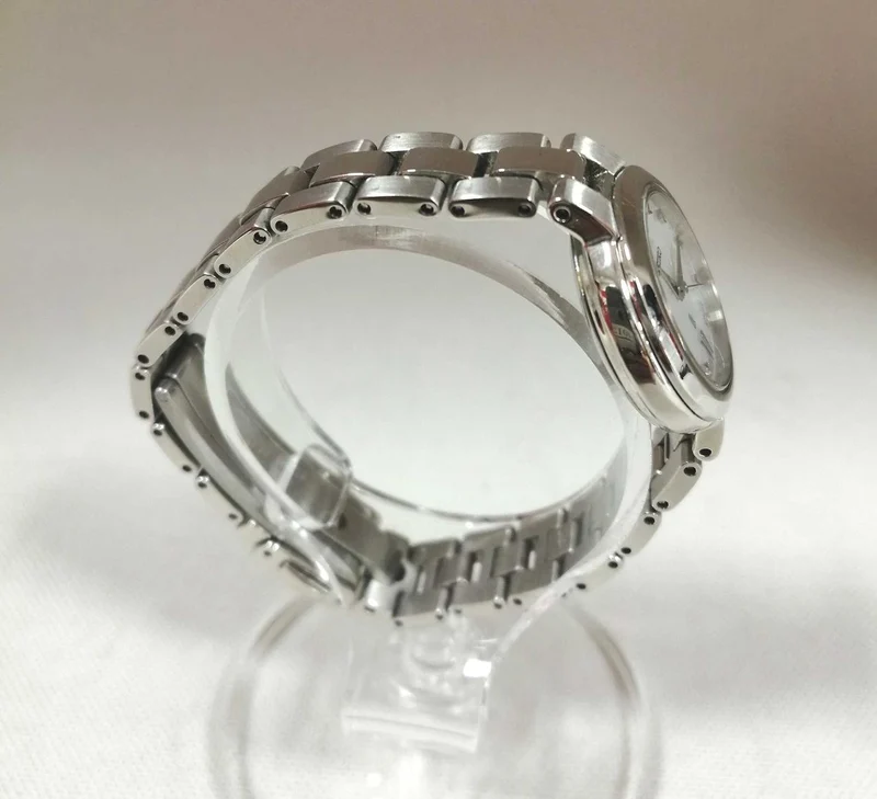 SEIKO LUKIA Solar-Armbanduhr V117-0EF0 Silber
