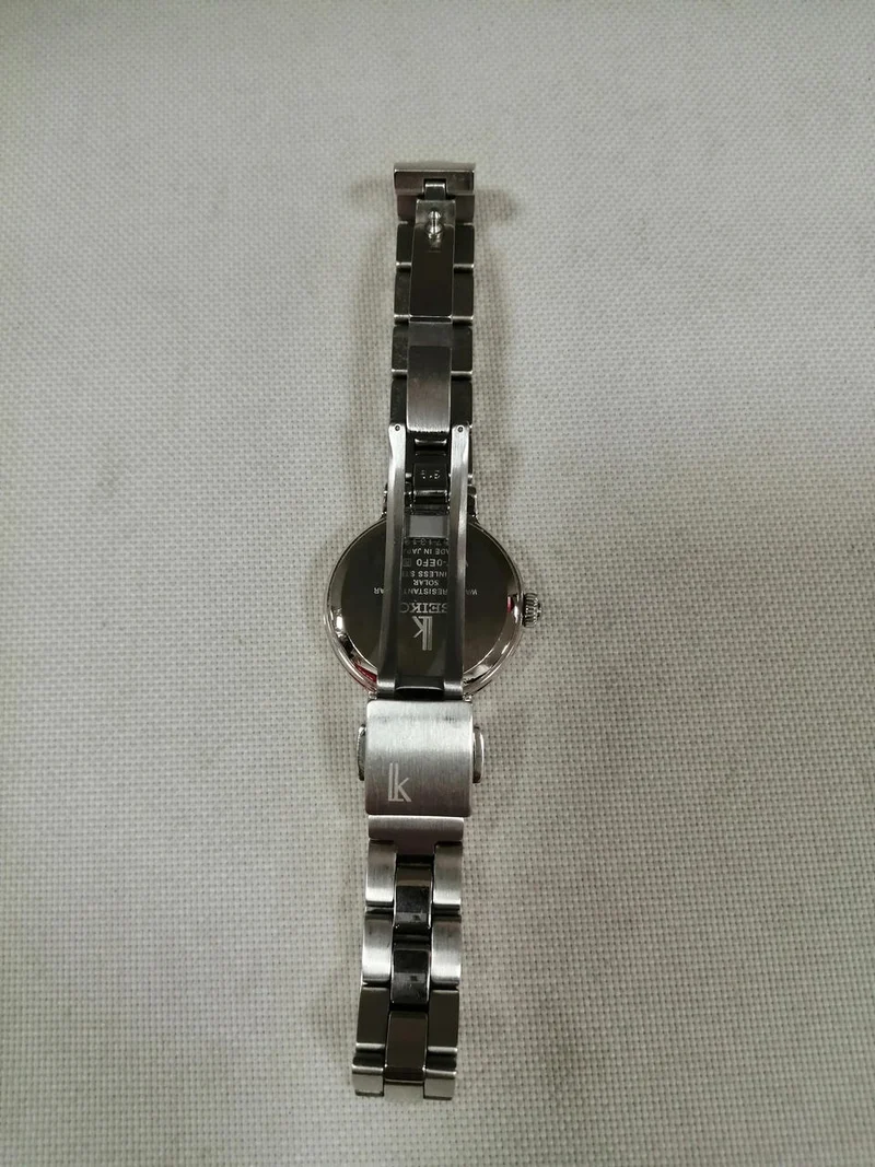 SEIKO LUKIA Solar-Armbanduhr V117-0EF0 Silber