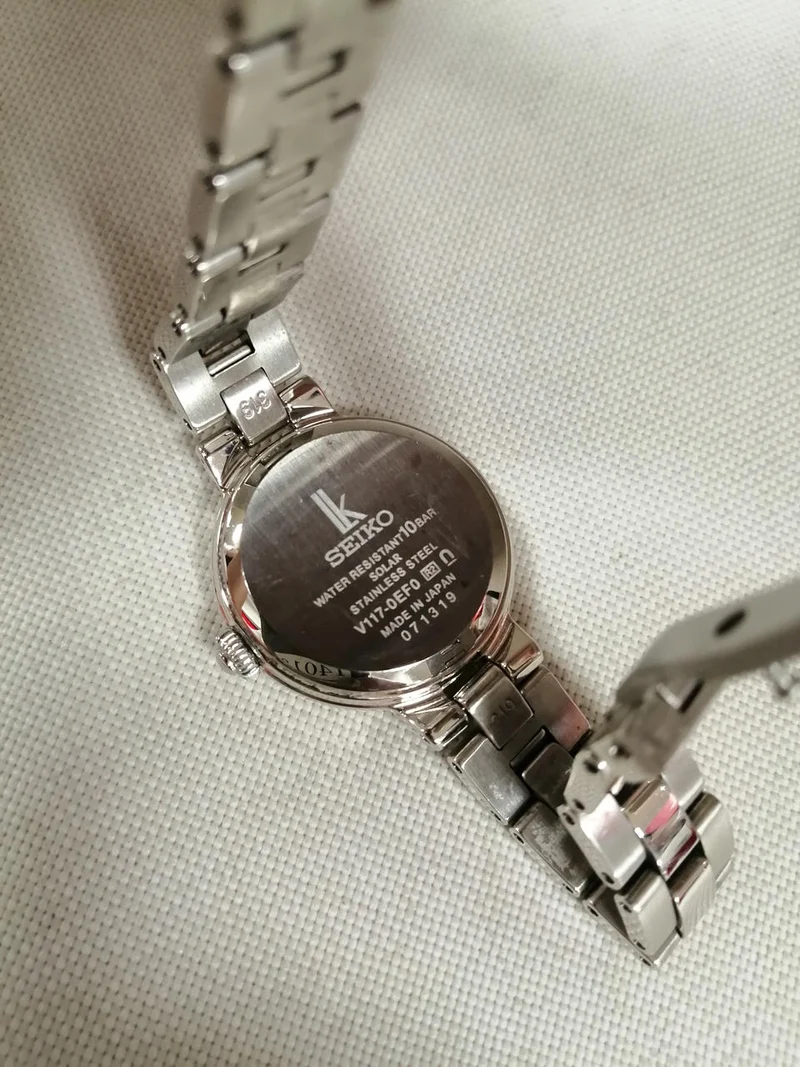 SEIKO LUKIA Solar-Armbanduhr V117-0EF0 Silber