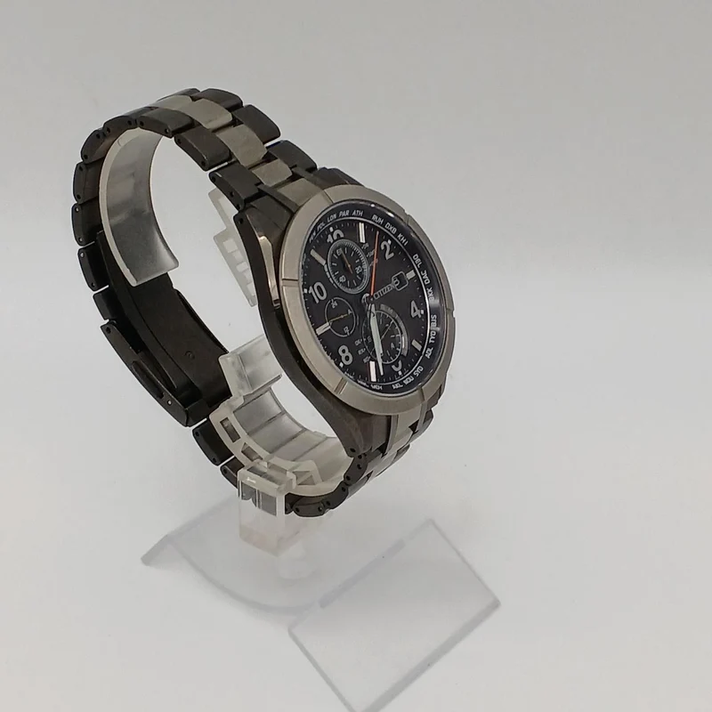 CITIZEN Atessa Funkgesteuerter Solar-Chronograph H800-T023576