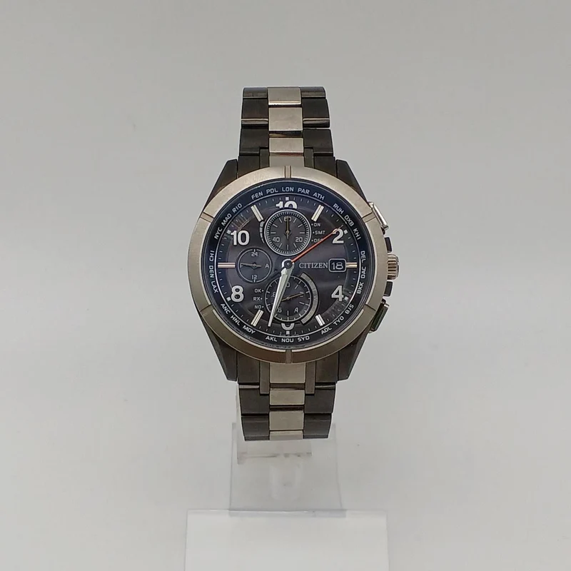 CITIZEN Atessa Funkgesteuerter Solar-Chronograph H800-T023576