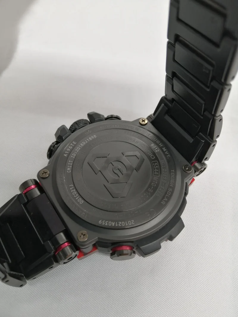 CASIO G-SHOCK Funkgesteuerte Solaruhr MTG-B1000