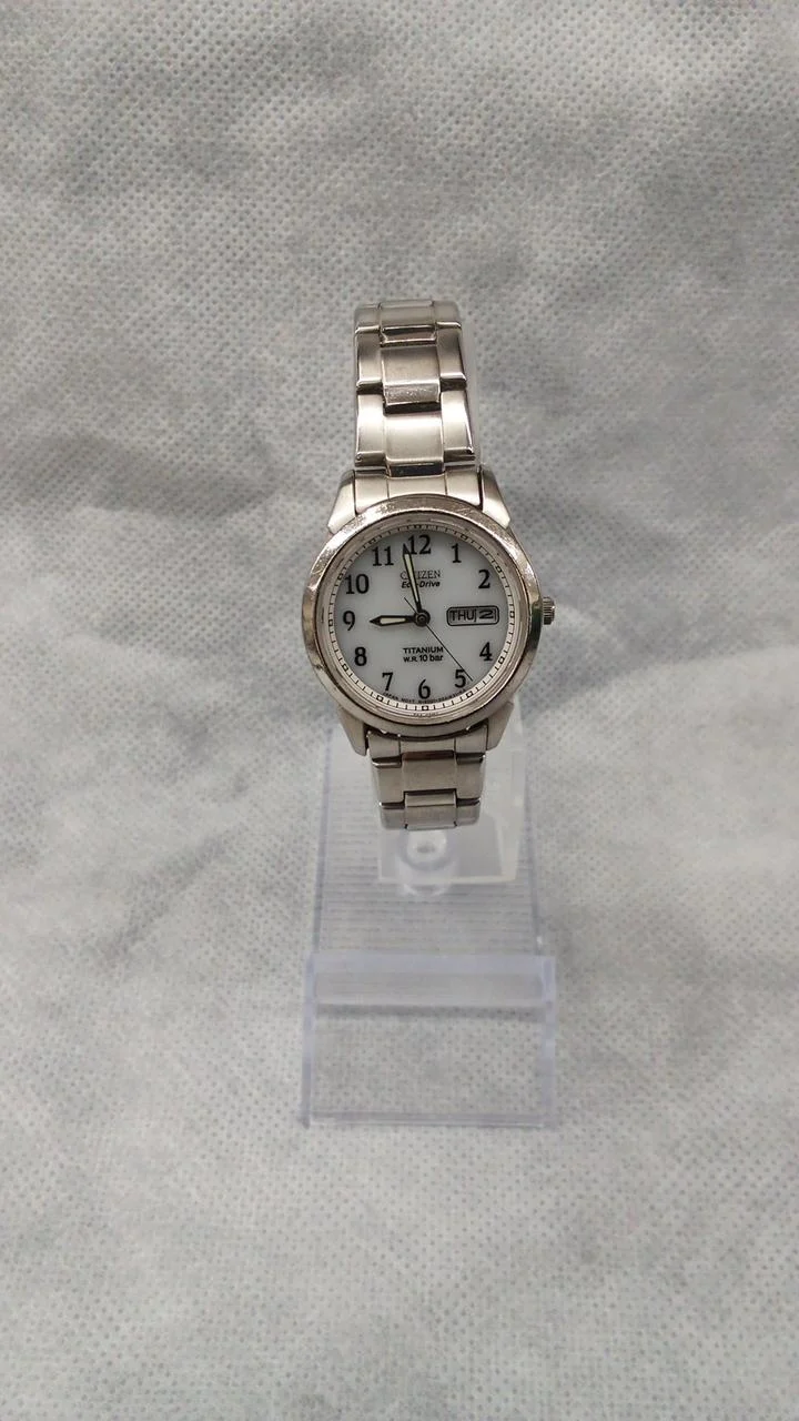 CITIZEN Solar-Armbanduhr E001-S024633