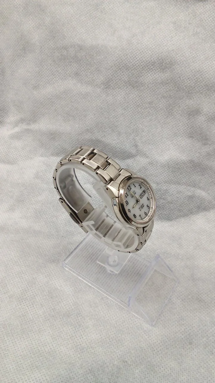 CITIZEN Solar-Armbanduhr E001-S024633