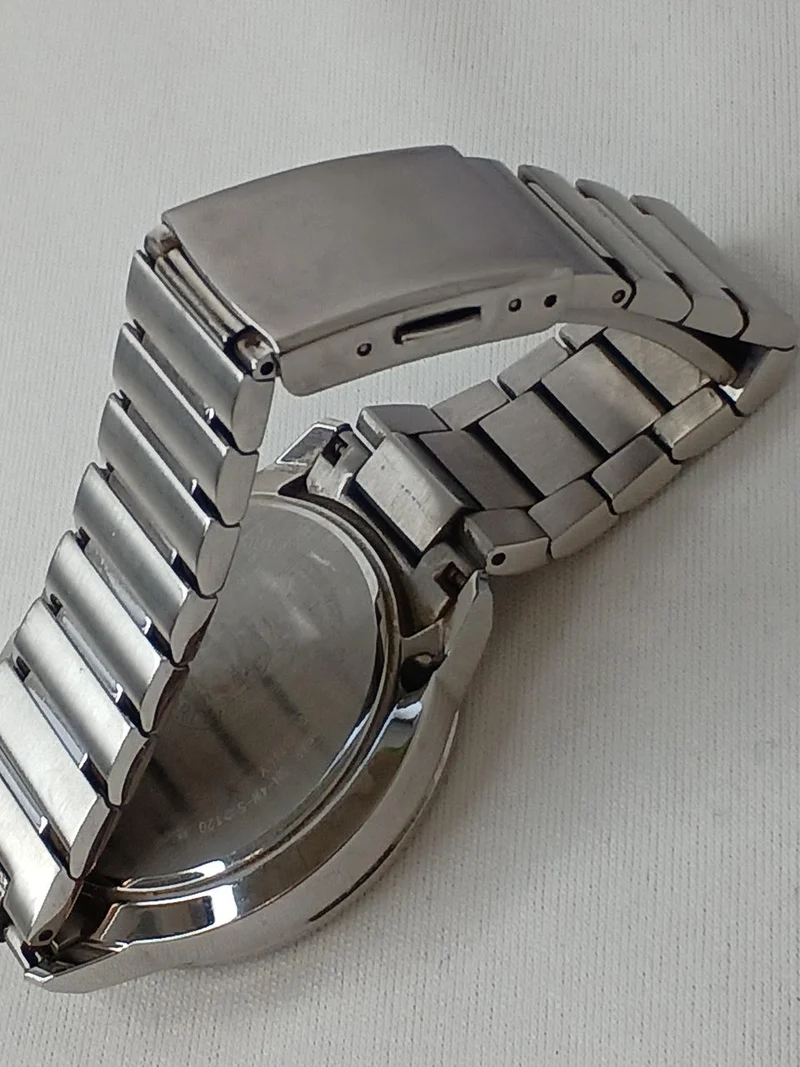 CITIZEN Funkgesteuerte Solar-Armbanduhr Cross C (xC) Eco-Drive H149-T018335