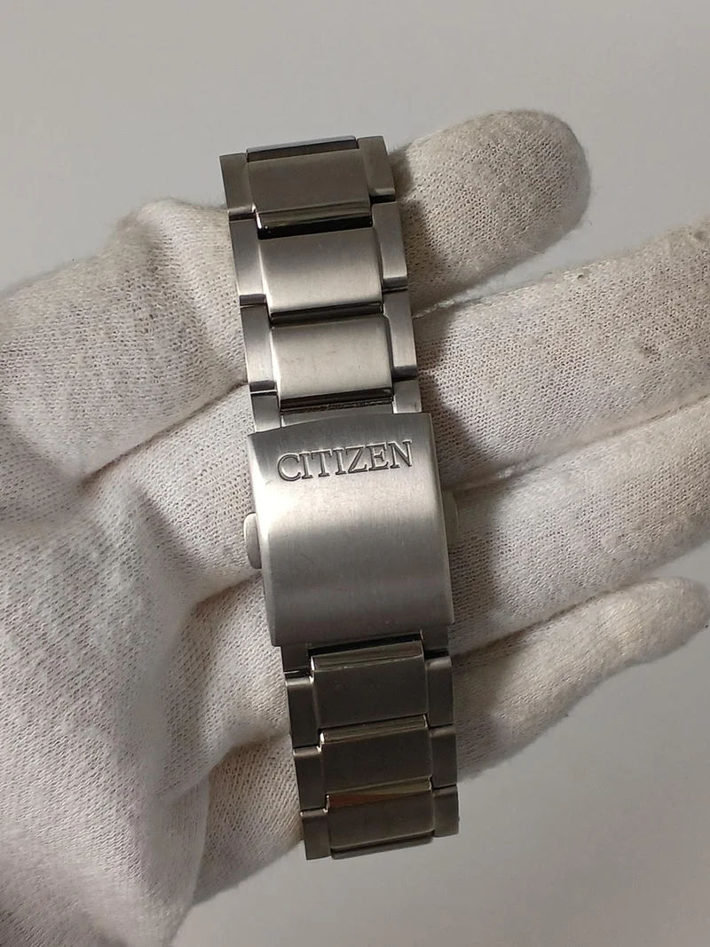 CITIZEN Atessa Eco-Drive Funkgesteuerte Armbanduhr CB1120-50E