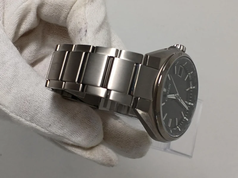 CITIZEN Atessa Eco-Drive Funkgesteuerte Armbanduhr CB1120-50E