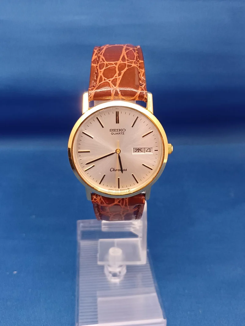 SEIKO Quarz-Armbanduhr 7433-800E