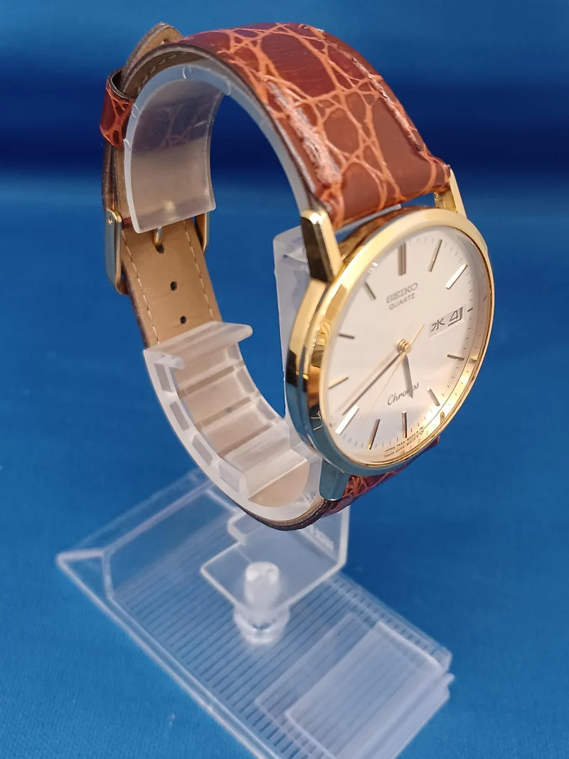 SEIKO Quarz-Armbanduhr 7433-800E