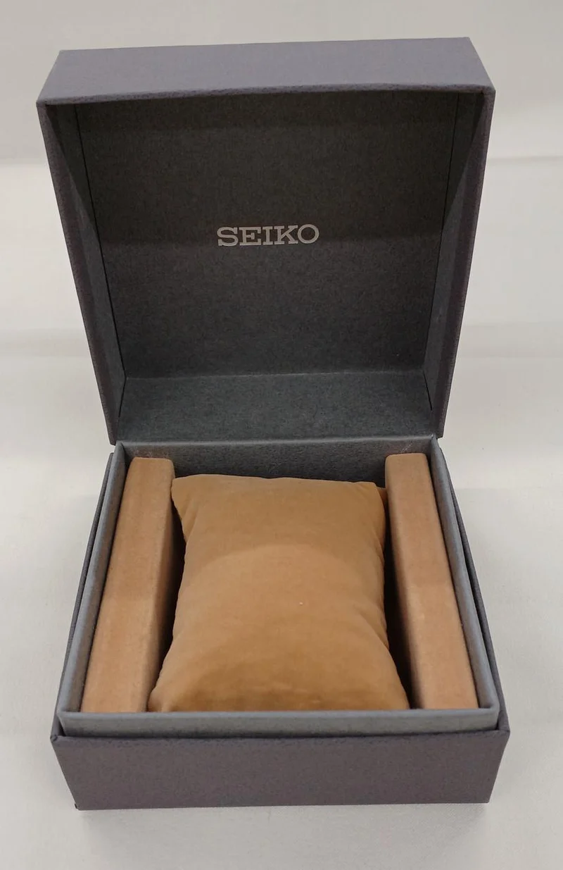 SEIKO Quarz-Armbanduhr 8T63-00D0