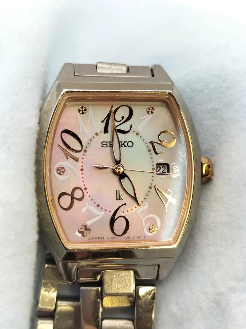 SEIKO LUKIA Solaruhr V137-0CD0