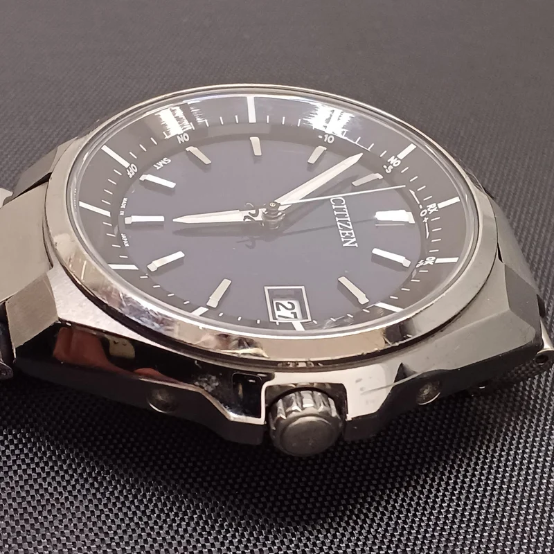CITIZEN Funkgesteuerte Solar-Armbanduhr CB3010-57L