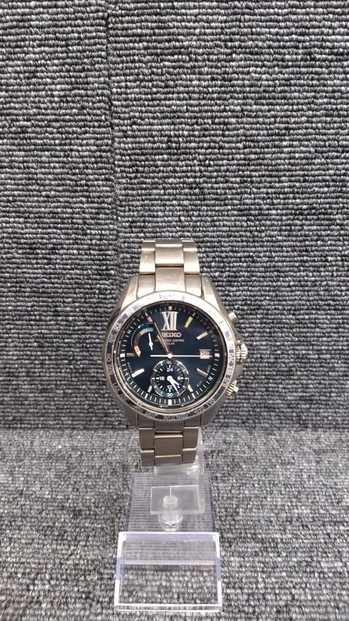 SEIKO Solar-Armbanduhr 8B54-0AG0